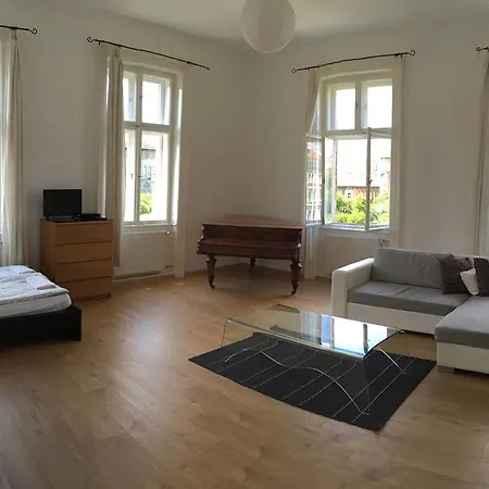 Adam's Flat - Klauzal شقة
